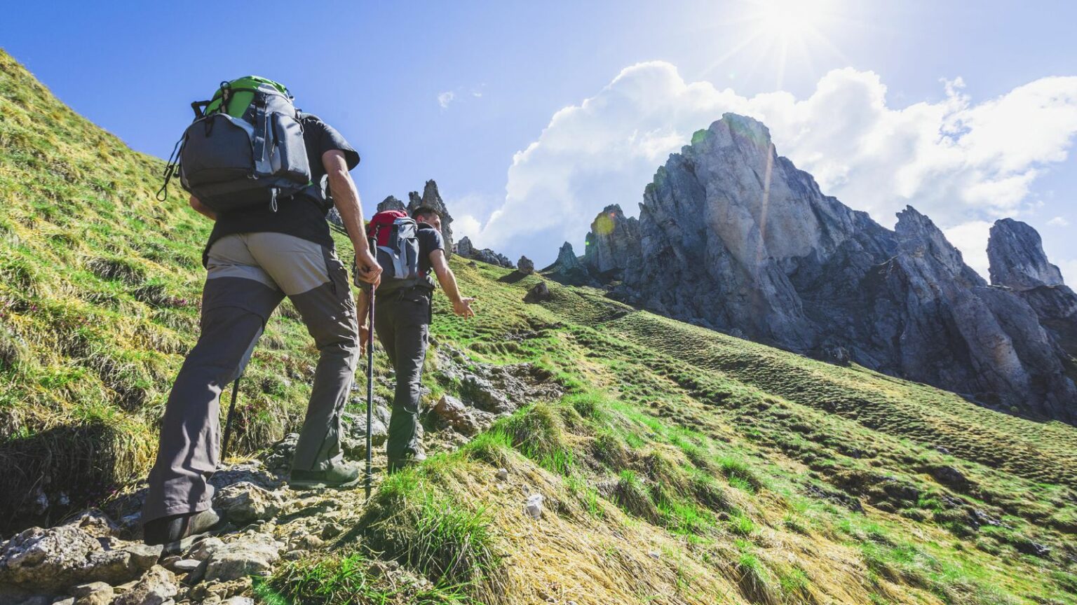 BARRANCAS DEL COBRE: EXPLORA LAS IMPRESIONANTES CASCADAS Y RUTAS DE SENDERISMO