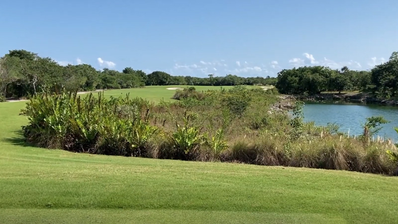 Golf en Cancún: Descubre el Tinto, un Paraíso Ecológico para Desafiar tus Habilidades